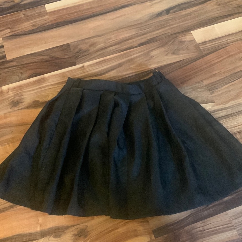 Black pleated skirt